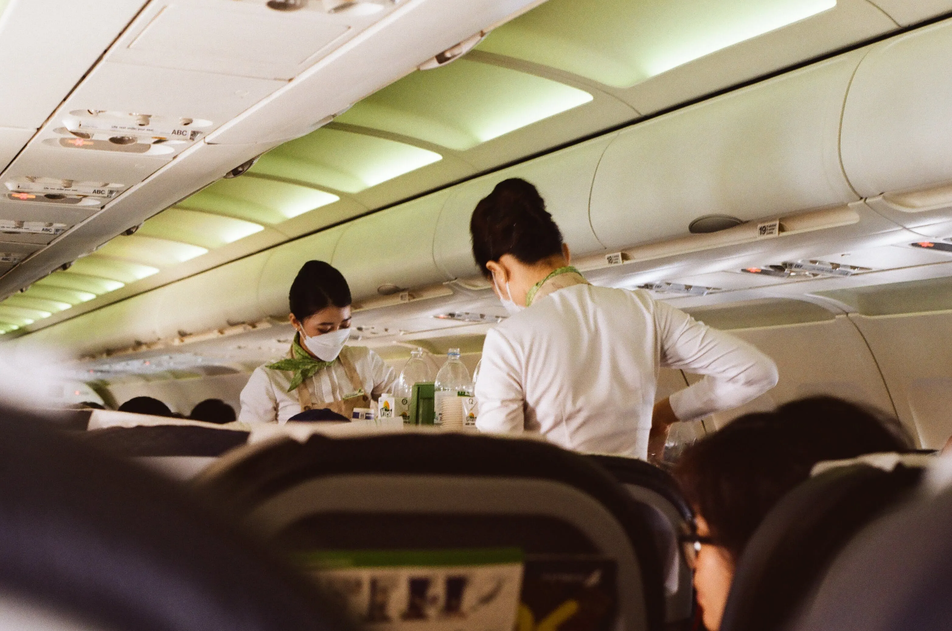 how to become a flight attendant