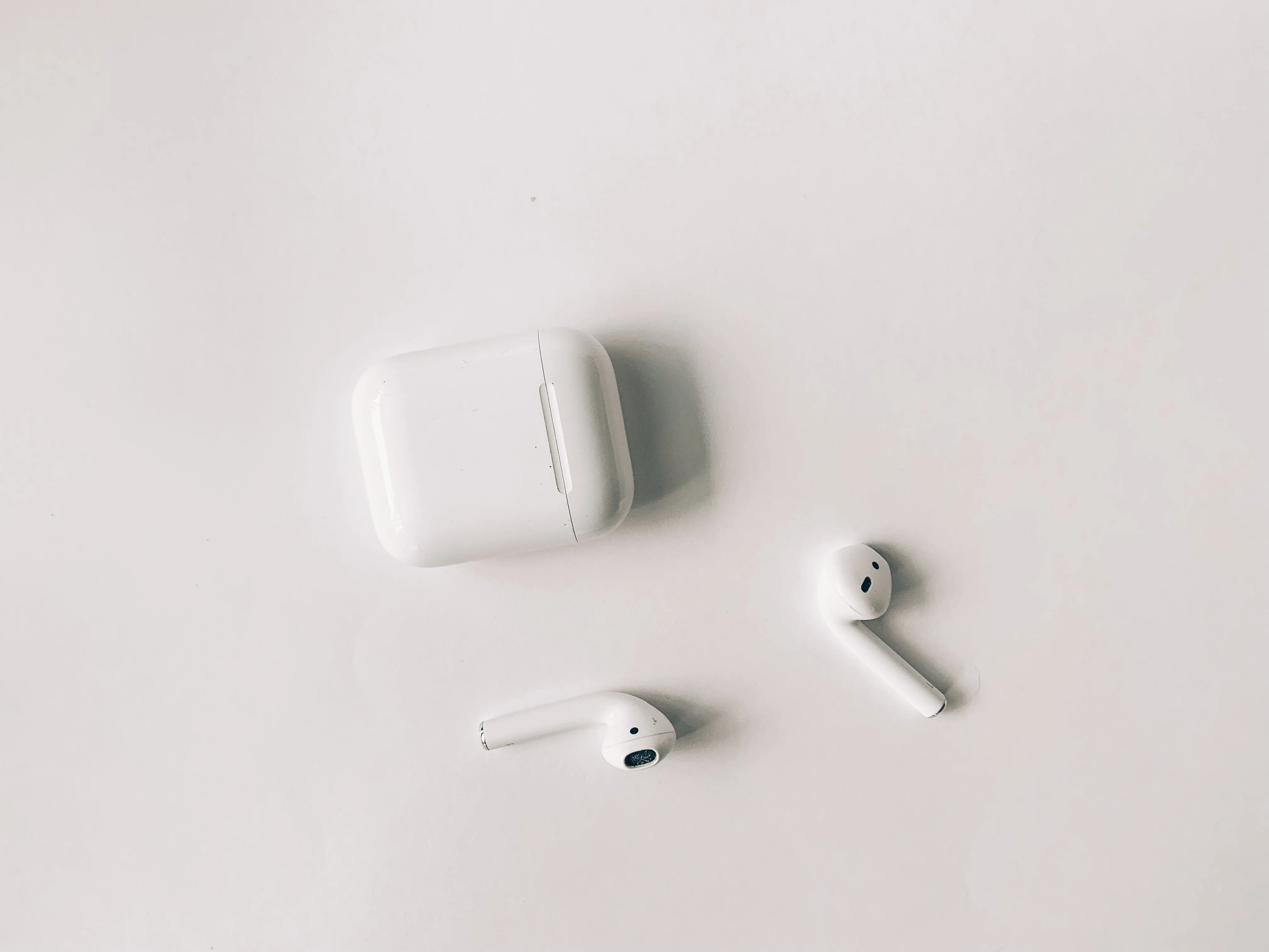 how to clean airpods