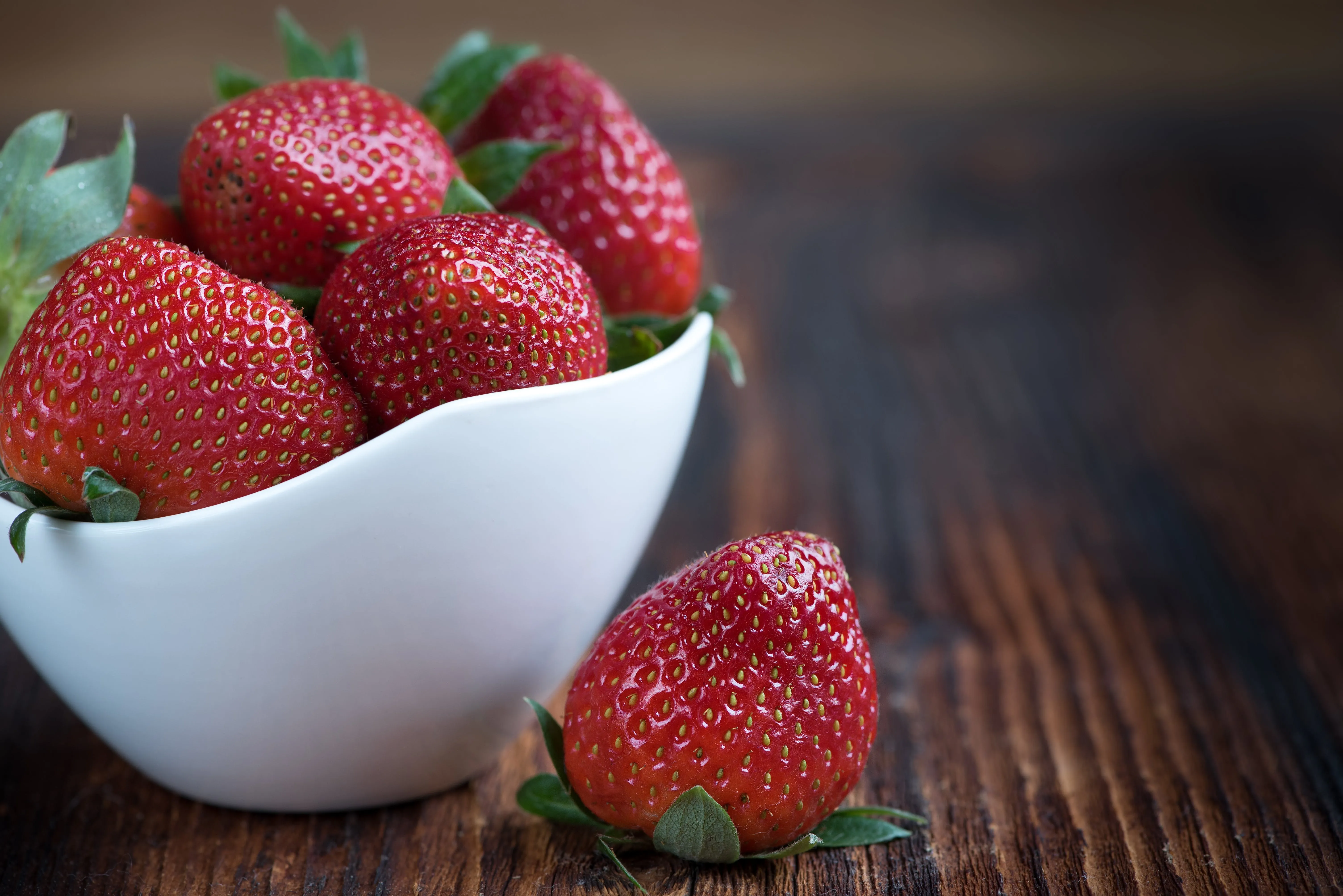 how to clean strawberries